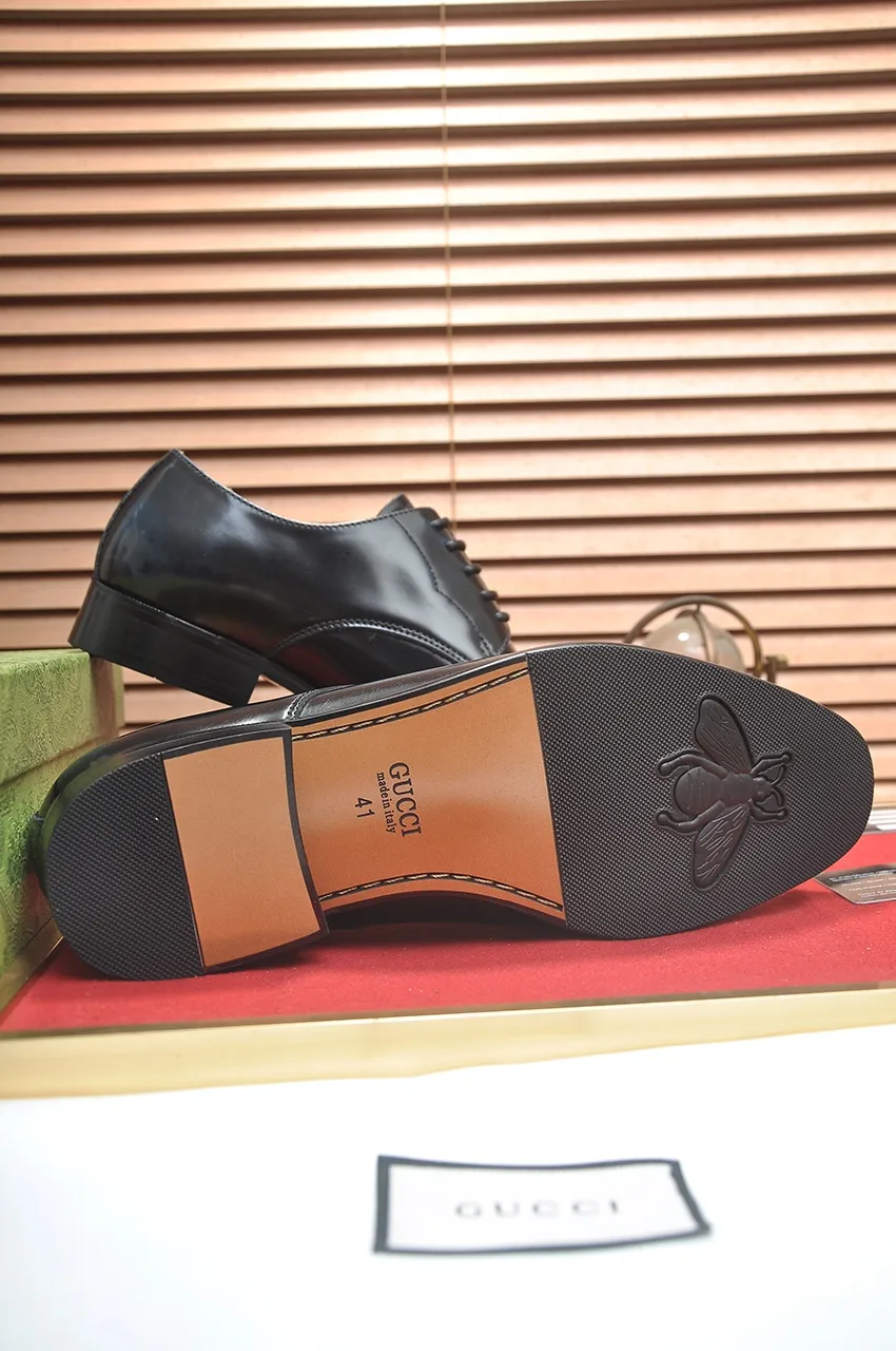 Men's shoes💰500💶Italy's top luxury men's shoe giant (GUCCI) (Gucci) (full cowhide lining) new arrival🍃Original European style🔰 Pleasant to the eye😍In order to make the shoes more durable and non-deformable🌀The production continues to follow traditional methods but there is still no lack of innovation💪Choose original sheepskin for the leather♻️ Smooth and natural And extra bright ⭐Made of imported cowhide, the first choice of rich people 38-45 (45 customized)